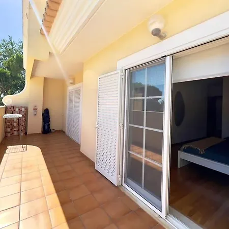 Vivenda Em Marina Tenis Academy