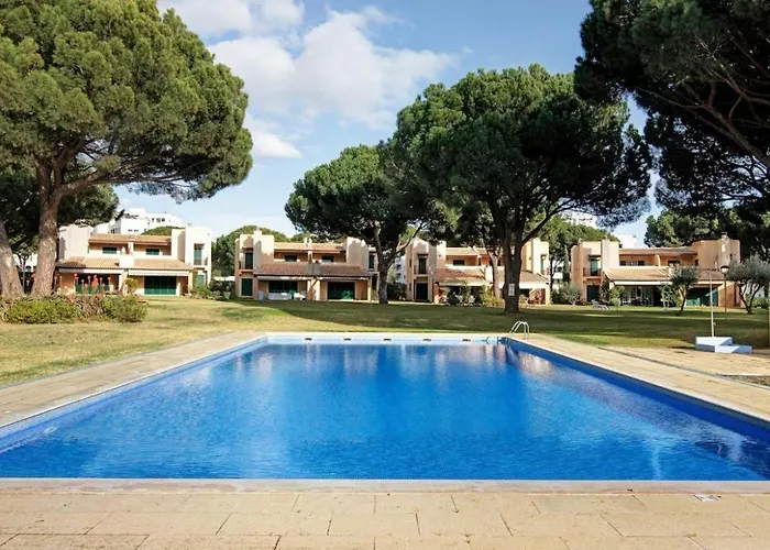 别墅 Vivenda Em Marina Tenis Academy