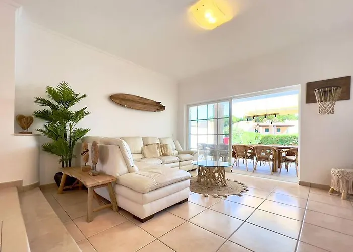 别墅 Vivenda Em Marina Tenis Academy