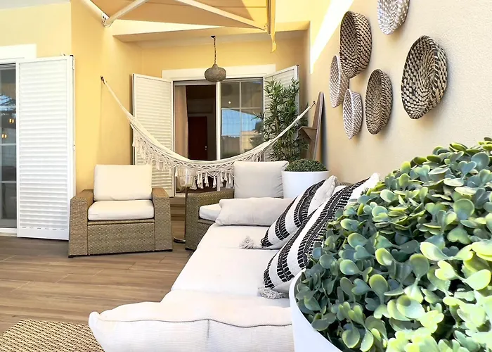 Vivenda Em Marina Tenis Academy *